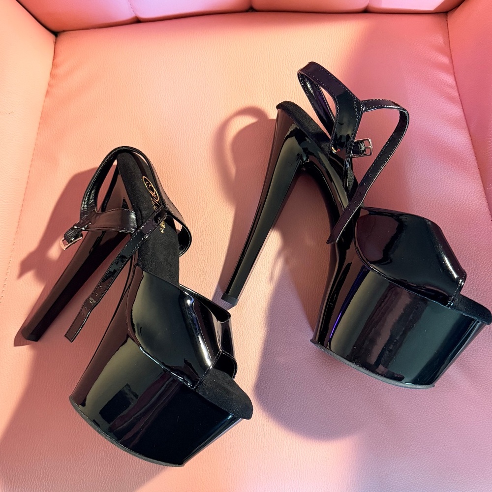 7" Pleaser Black Platform Sandals - Size 9